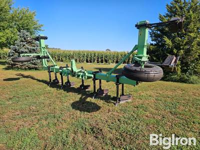 Orthman 8R36 Ditcher/Hiller