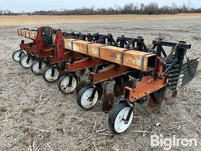 Sukup 6R30” 3-Pt Row Crop Cultivator