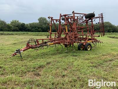 Sunflower 5033-22 22' Field Cultivator