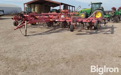 Sunflower 5035 28' Field Cultivator