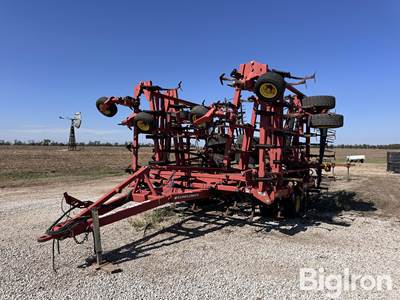 Sunflower 5055 44’ Field Cultivator