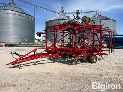 Sunflower 5135 42' Field Cultivator