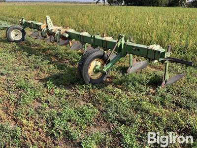 8R36 Duckbill Hiller on John Deere Toolbar