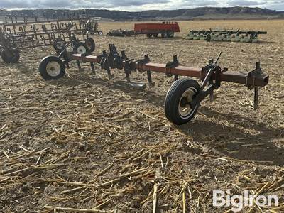 Assembled 8R30” Tool Bar w/Shanks