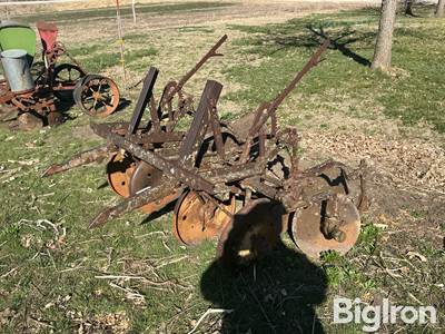 2 Row Cultivator/Hiller