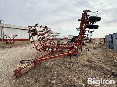 Wil-Rich 2500 Field Cultivator