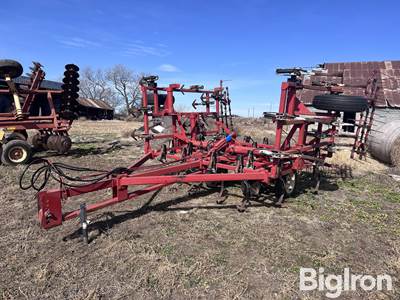 Wil-Rich 22’ Field Cultivator