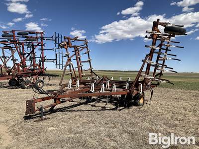 Wil-Rich 30' Field Cultivator