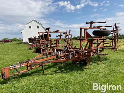 Wil-Rich Field Cultivator