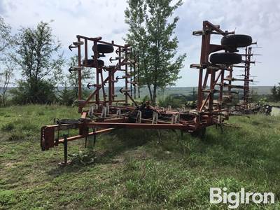 Wil-Rich Field Cultivator