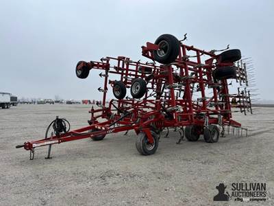 Wil-Rich QX2 40' Field Cultivator