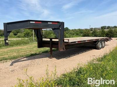 2001 Assembled 26' T/A Gooseneck Flatbed Trailer