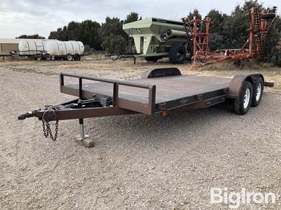2004 J&J T/A Flatbed Trailer
