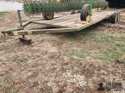 John Deere Donahue T/A Implement Trailer