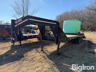 2004 PJ T/A Gooseneck Flatbed Trailer