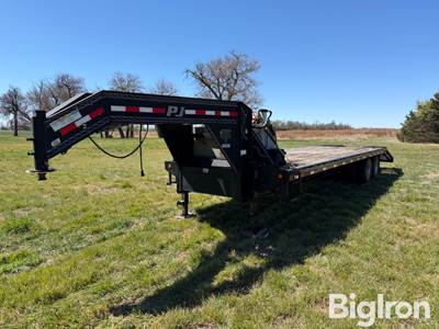 2013 PJ T/A Gooseneck Trailer