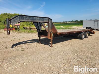 2000 PJ Trailers 25' T/A Gooseneck Trailer