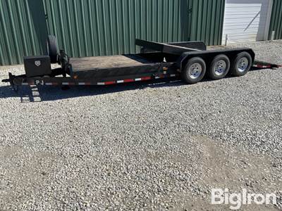 2016 PJ Trailers 25’ Tri/A Tilt Bed Trailer