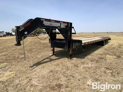 2019 Texas Pride Tri/A Gooseneck Flatbed Trailer