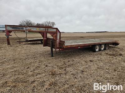26' Tri/A Gooseneck Flatbed Trailer