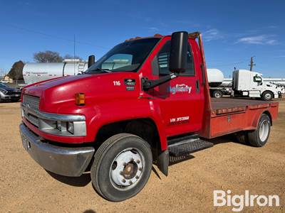 2003 Chevrolet C4500 S/A Flatbed Truck