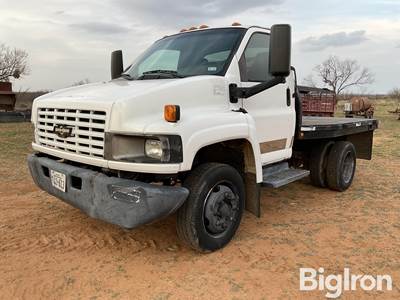 2005 Chevrolet C4500 S/A Flatbed Truck