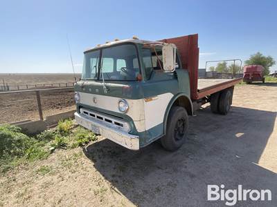 1970 Ford Cab Over C600 S/A Flatbed Truck