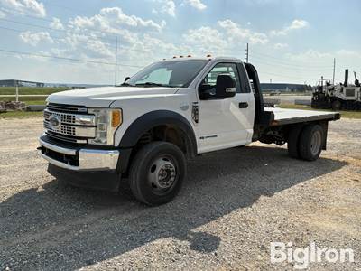 2017 Ford F550 XL 4x4 Dually Flatbed Truck