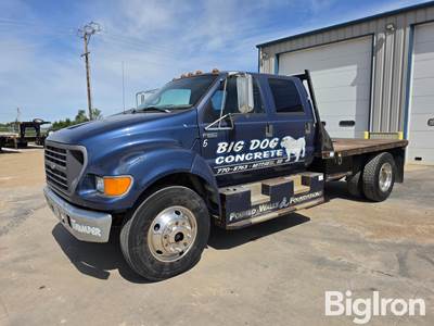 2000 Ford F650 CC Flatbed Truck