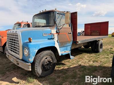 1980 Ford LN700 S/A Flatbed Truck