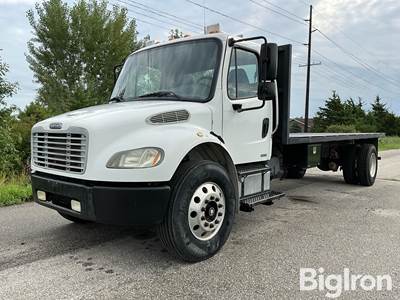 2005 Freightliner Business Class M2 20’ S/A Flatbed Truck