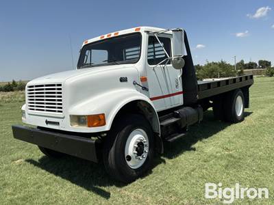 1995 International 4700 S/A Flatbed Truck