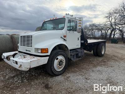 1993 International 4900 S/A Flatbed Truck