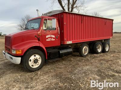 1993 International 8100 Tri/A Grain Truck