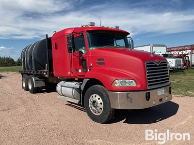 2005 Mack Vision CXN613 T/A Flatbed Truck