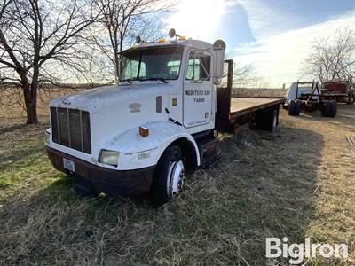 1998 Peterbilt 330 Flat Bed