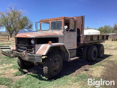 1960 REO Motors 6X6 2 1/2 Ton T/A Military Flatbed Truck