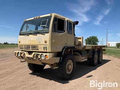 2000 Stewart & Stevenson Sand Viper T/A Flatbed Truck