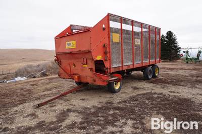 Fox WB16A Forage Box w/Pequea Running Gear
