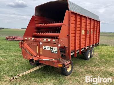 Gehl BU 960 Forage Wagon
