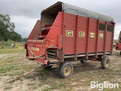 Gehl BU910 7-Ton Forage Wagon