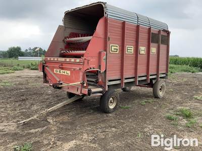 Gehl BU910 7-Ton Forage Wagon