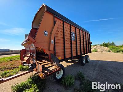 Meyer 500TSS Forage Wagon