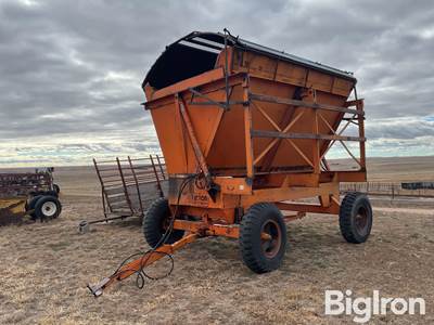 Richardton 1200 Dump Wagon