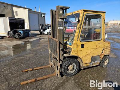 Caterpillar GP25 Forklift