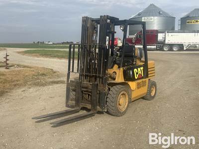 Caterpillar GP30 Forklift