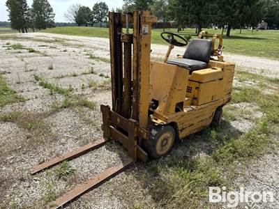 Caterpillar Forklift