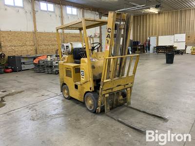 Caterpillar Towmotor 462S Forklift