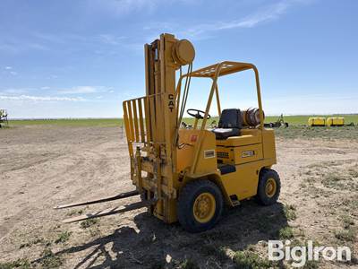 Caterpillar V40B Forklift