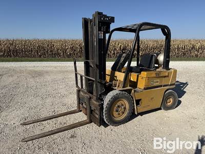 1991 Caterpillar V40D Forklift